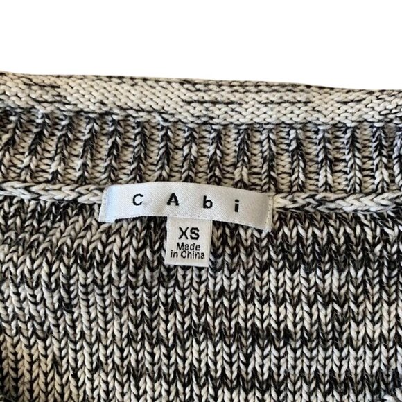 Cabi Sweater Women’s Size XS Marbled Gray Short Sleeve Fitted Rounded Neck - Picture 3 of 5